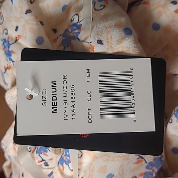 Women's Big Strike USA dress size Medium - Picture 3 of 3